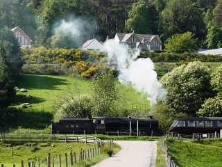 LMS5025 departing Broomhill, Speyside Rly